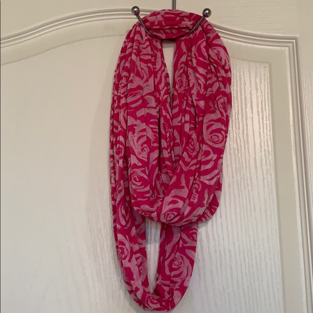 🌻2 for $15- Pink Rose Patterned Infinity Scarf